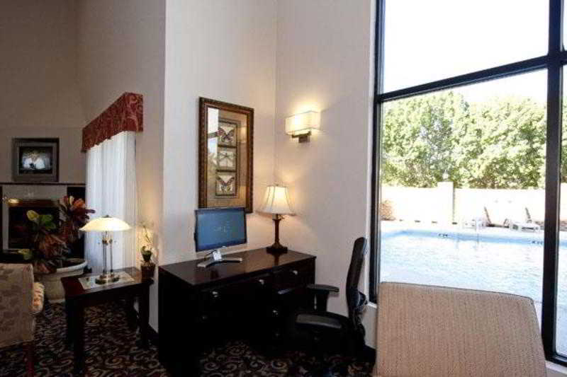 Best Western Butner Creedmoor Inn מראה פנימי תמונה